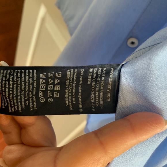 Tommy Hilfiger Short-Sleeve Button Down; Large - Picture 5 of 5